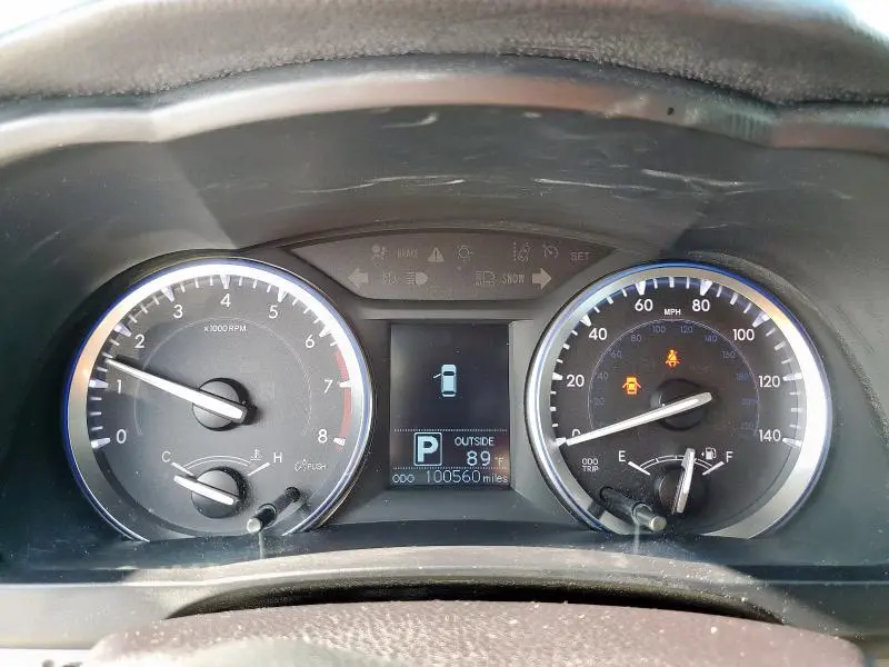 2016 TOYOTA HIGHLANDER LE  