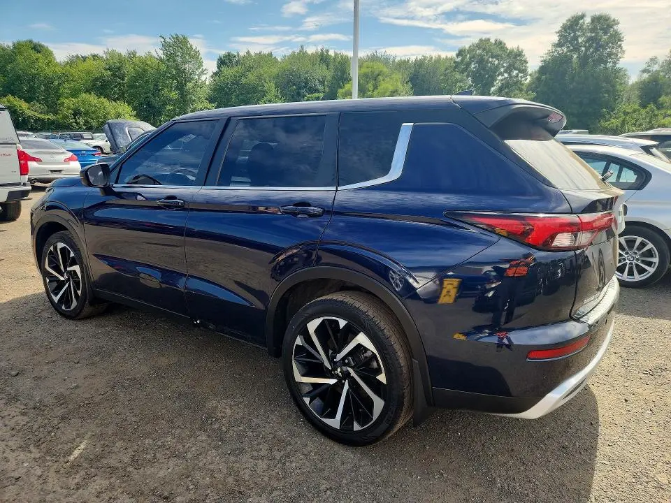2023 MITSUBISHI OUTLANDER SE  