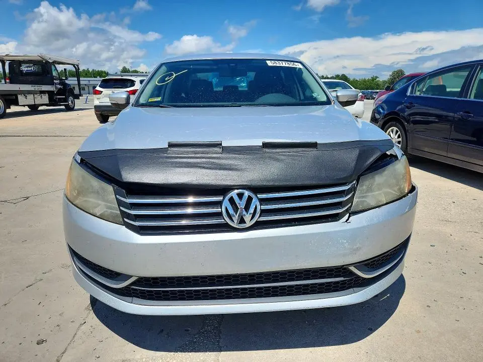 2013 VOLKSWAGEN PASSAT S  