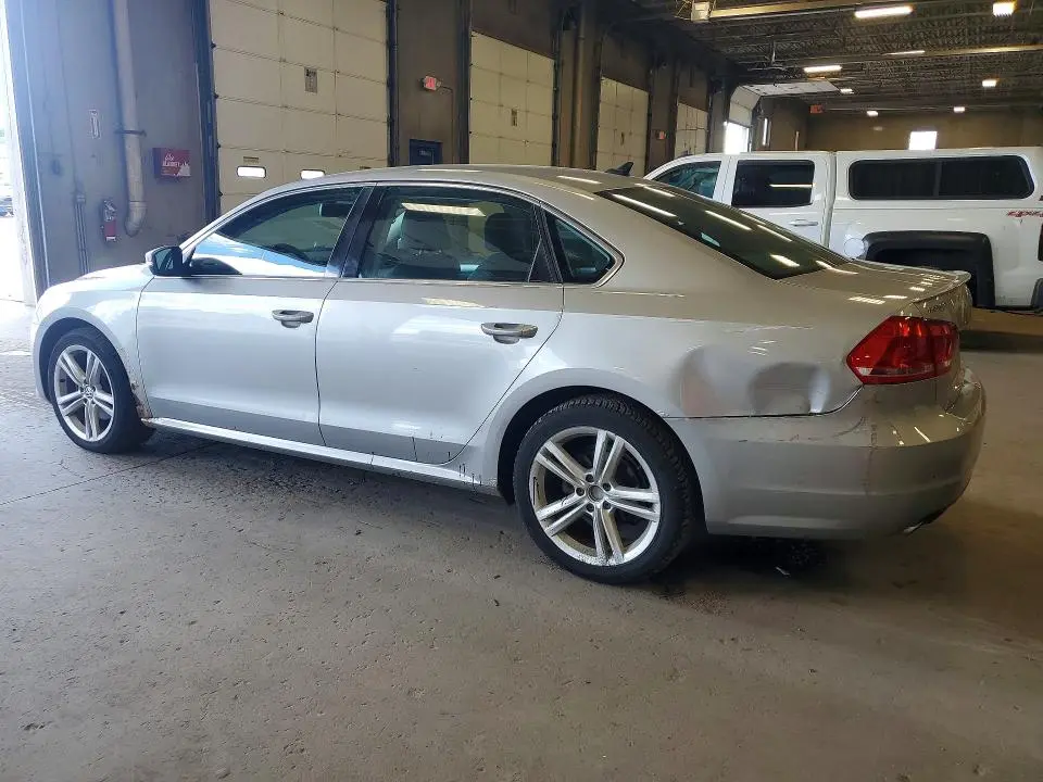 2013 VOLKSWAGEN PASSAT SE  