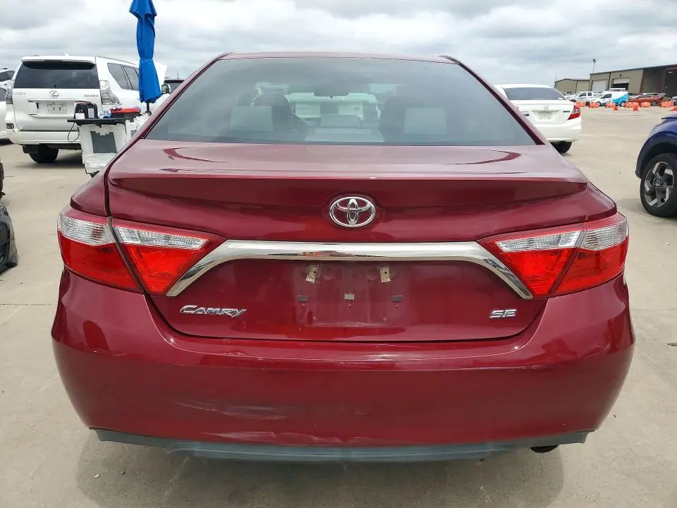 2017 TOYOTA CAMRY SE  