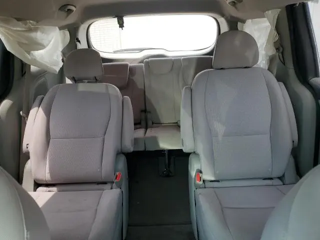 2016 KIA SEDONA L  