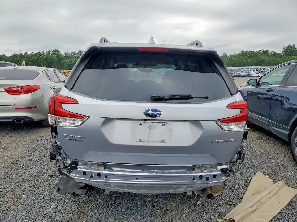 2022 SUBARU FORESTER PREMIUM  
