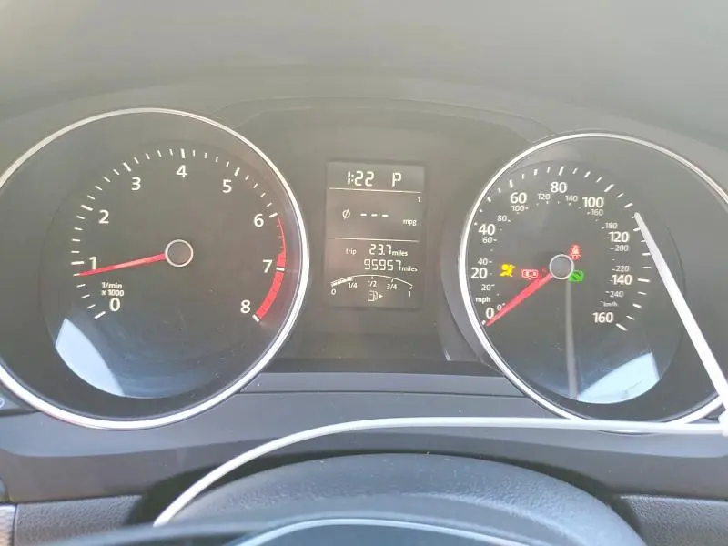 2016 VOLKSWAGEN JETTA SE  