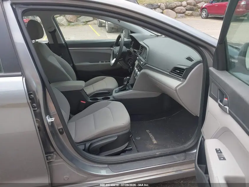 2019 HYUNDAI ELANTRA SE