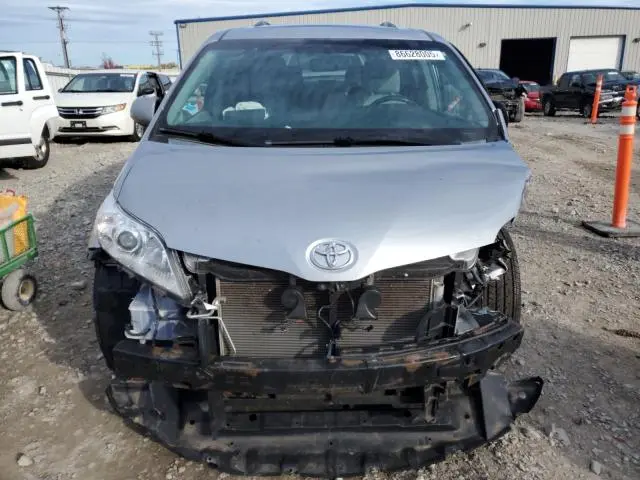2015 TOYOTA SIENNA XLE
