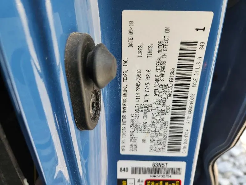 2019 TOYOTA TACOMA SR5  