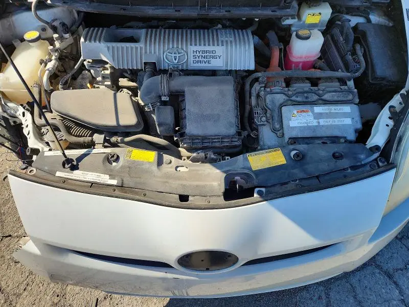 2010 TOYOTA PRIUS III  