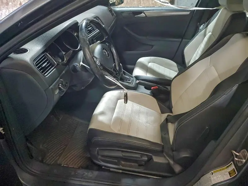 2016 VOLKSWAGEN JETTA SPORT  