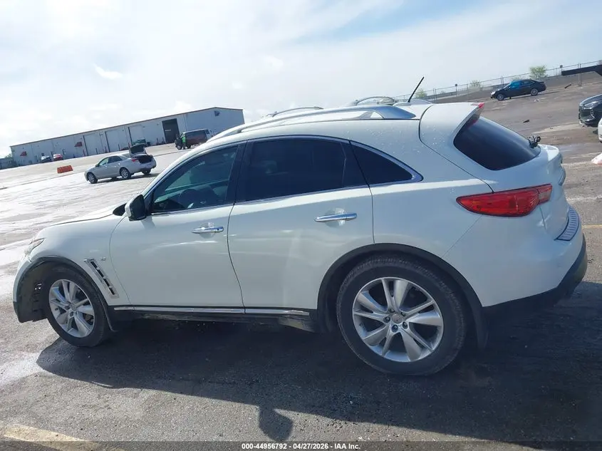 2014 INFINITI QX70  