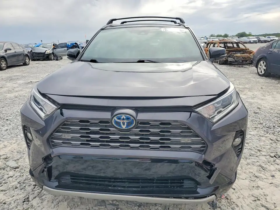 2020 TOYOTA RAV4 XSE  