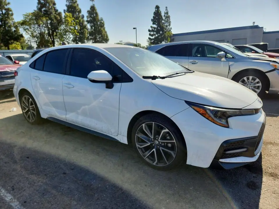 2020 TOYOTA COROLLA SE  