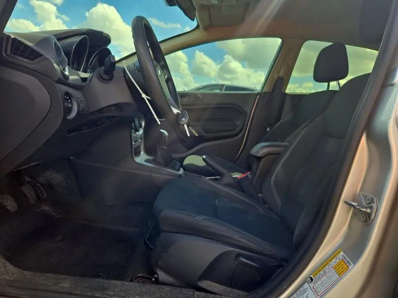 2017 FORD FIESTA SE  