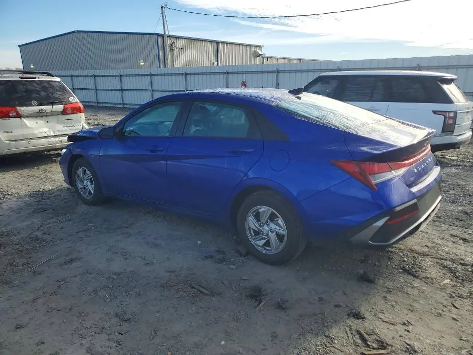 2025 HYUNDAI ELANTRA SE  