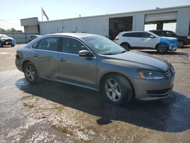2013 VOLKSWAGEN PASSAT SE  