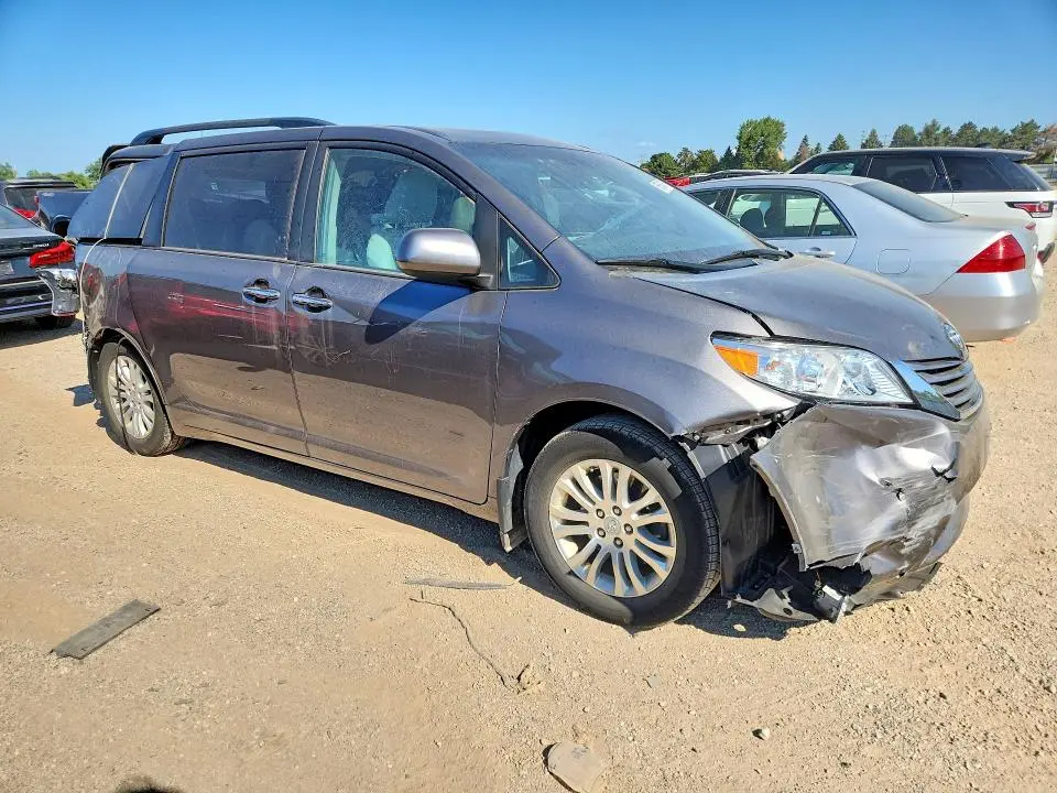 2017 TOYOTA SIENNA XLE 8-PASSENGER  