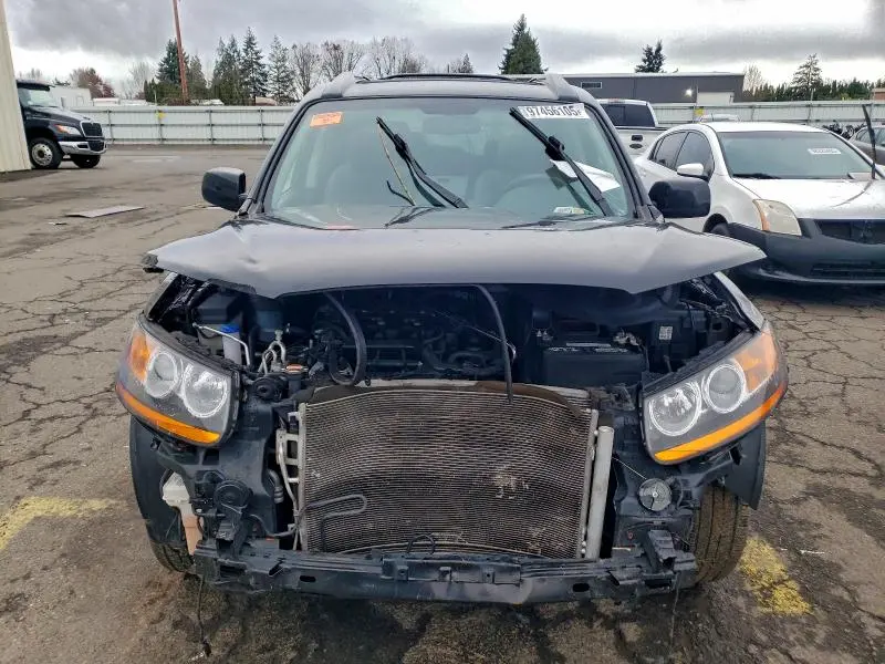 2011 HYUNDAI SANTA FE SE  
