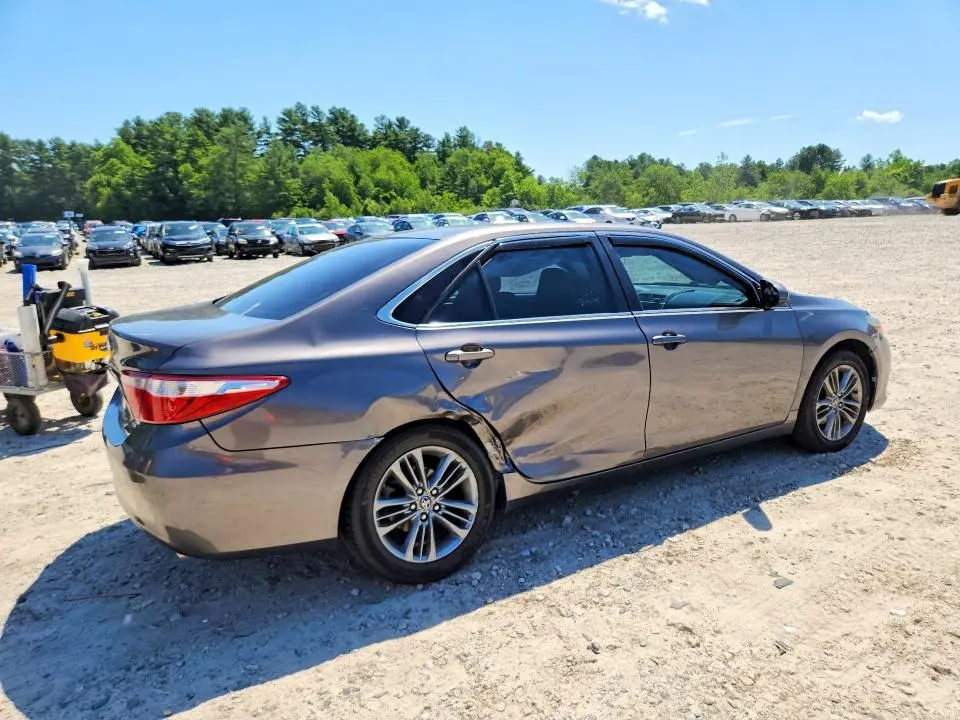 2017 TOYOTA CAMRY SE  
