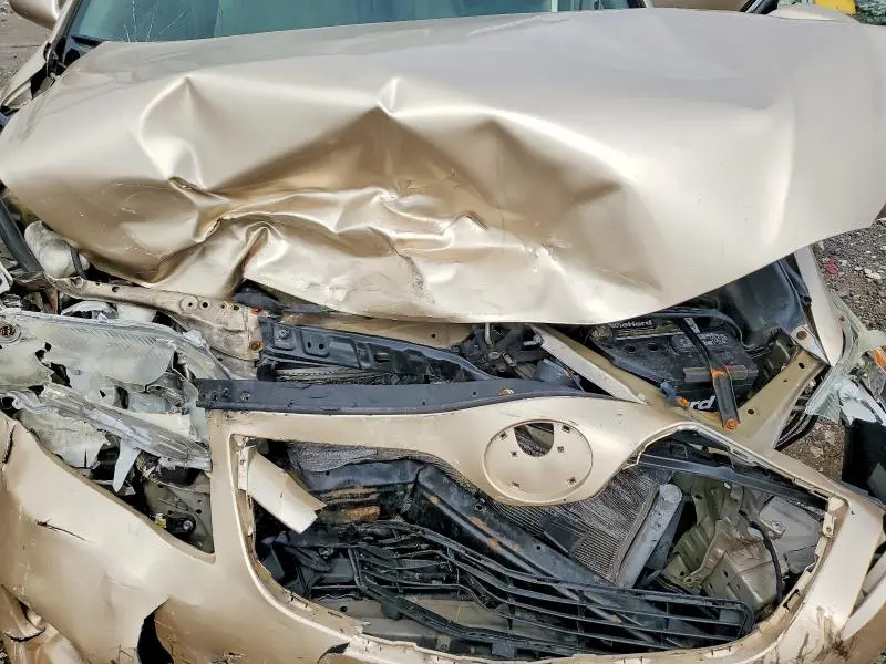2010 TOYOTA CAMRY LE  
