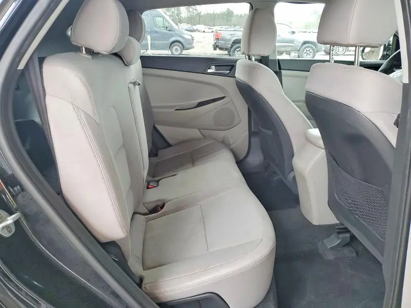 2020 HYUNDAI TUCSON SE  