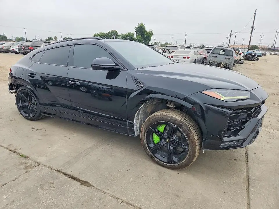 2019 LAMBORGHINI URUS   
