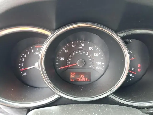 2013 KIA SORENTO LX  
