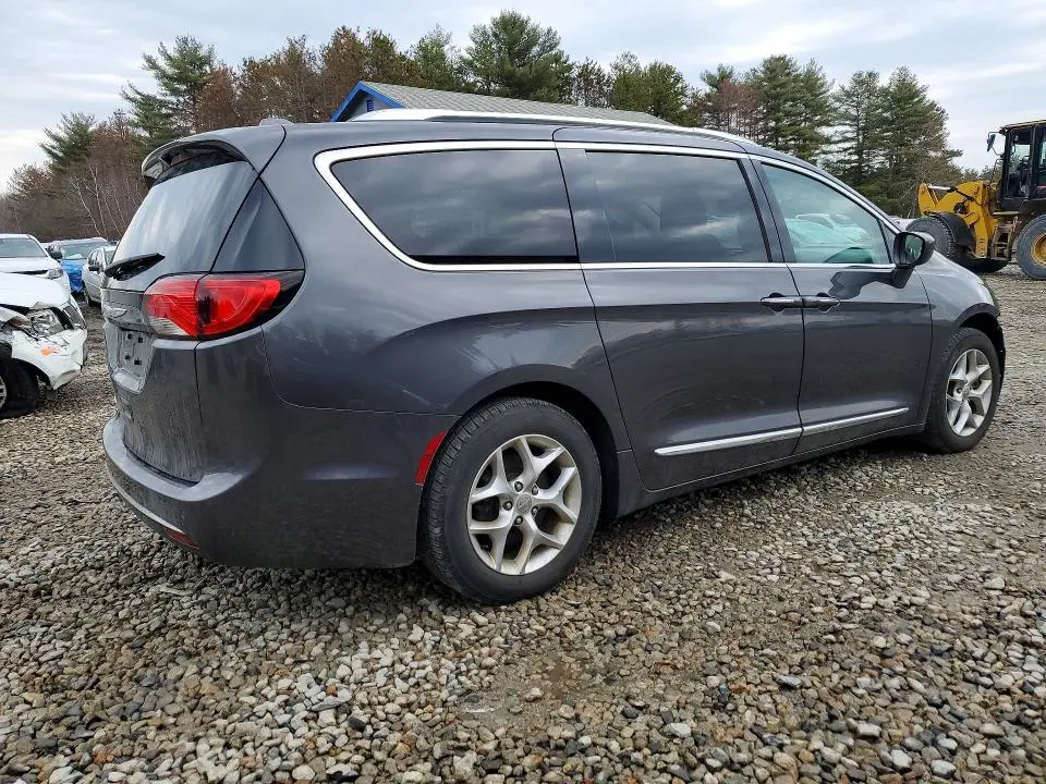 2019 CHRYSLER PACIFICA   