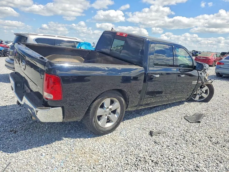 2015 RAM 1500 SLT  