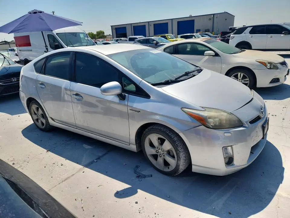 2010 TOYOTA PRIUS V  
