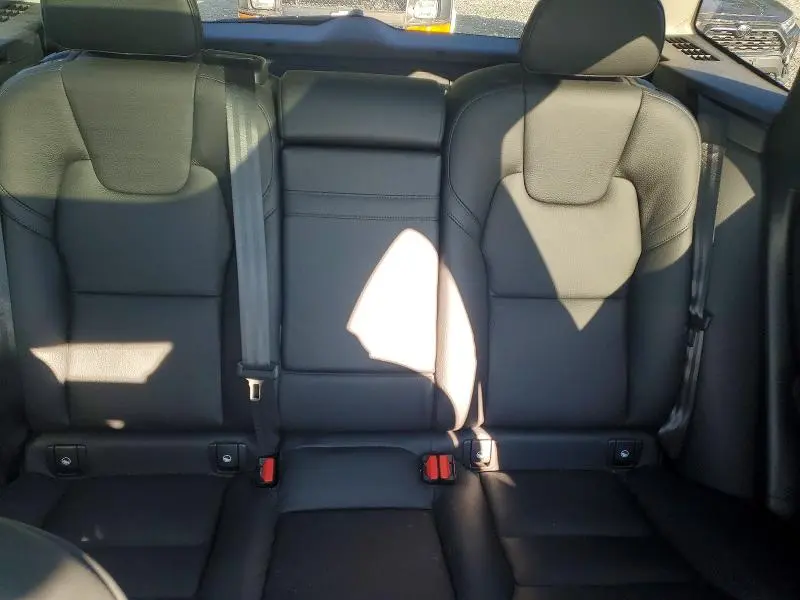 2021 VOLVO XC60 T5 MOMENTUM  