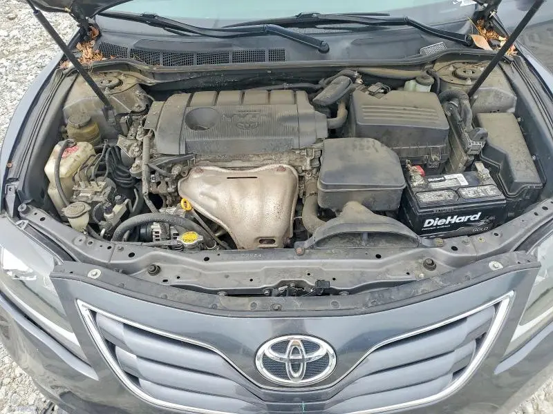 2011 TOYOTA CAMRY LE  