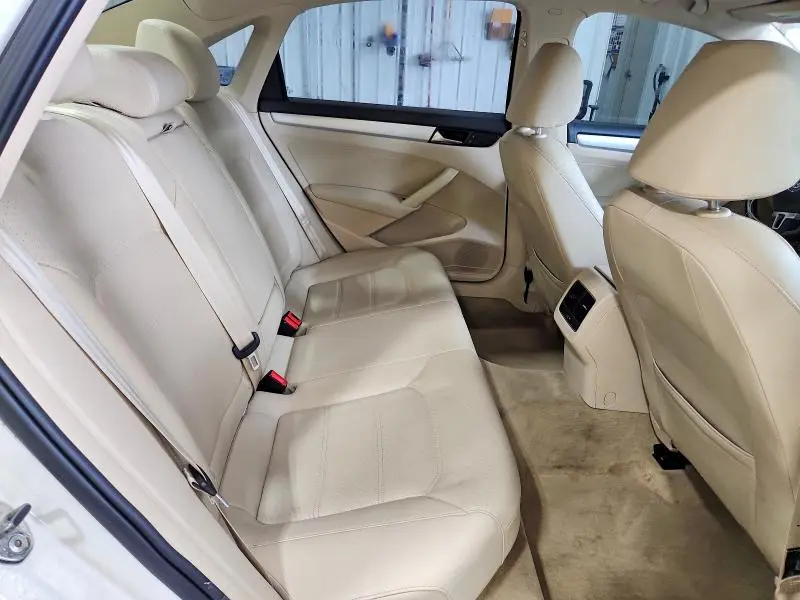 2013 VOLKSWAGEN PASSAT SE  