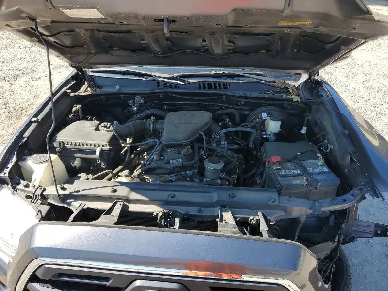 2018 TOYOTA TACOMA SR5  