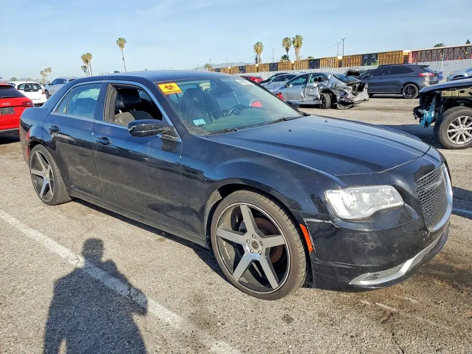 2016 CHRYSLER 300 LIMITED  