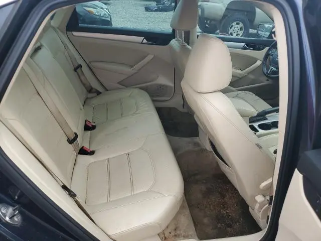 2013 VOLKSWAGEN PASSAT SE  