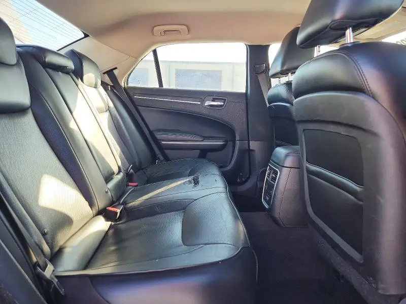 2019 CHRYSLER 300 LIMITED  