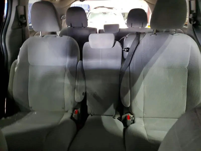 2015 TOYOTA SIENNA LE 8-PASSENGER  