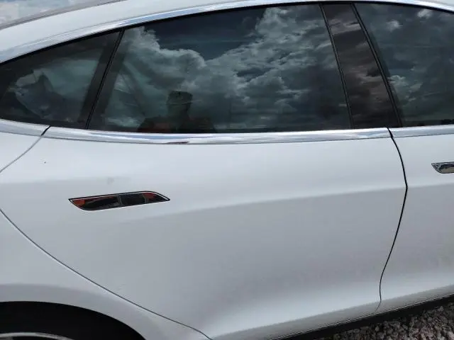 2015 TESLA MODEL S   