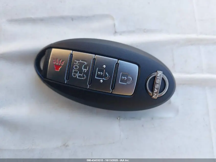 2025 NISSAN LEAF SV PLUS