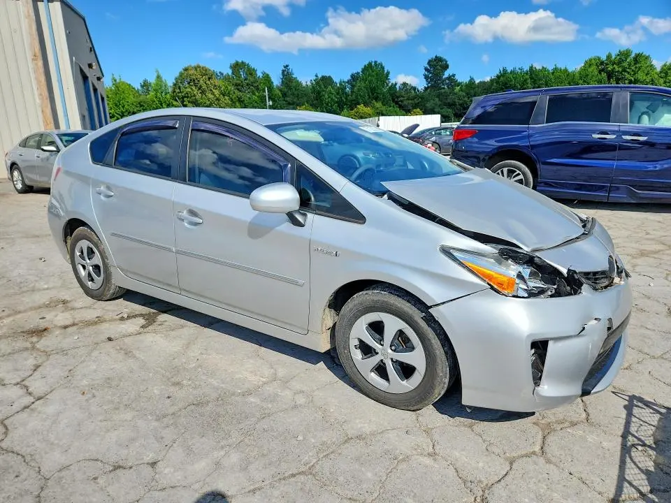 2013 TOYOTA PRIUS TWO  