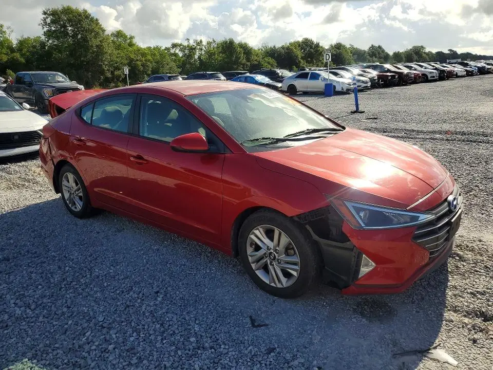 2020 HYUNDAI ELANTRA SEL  