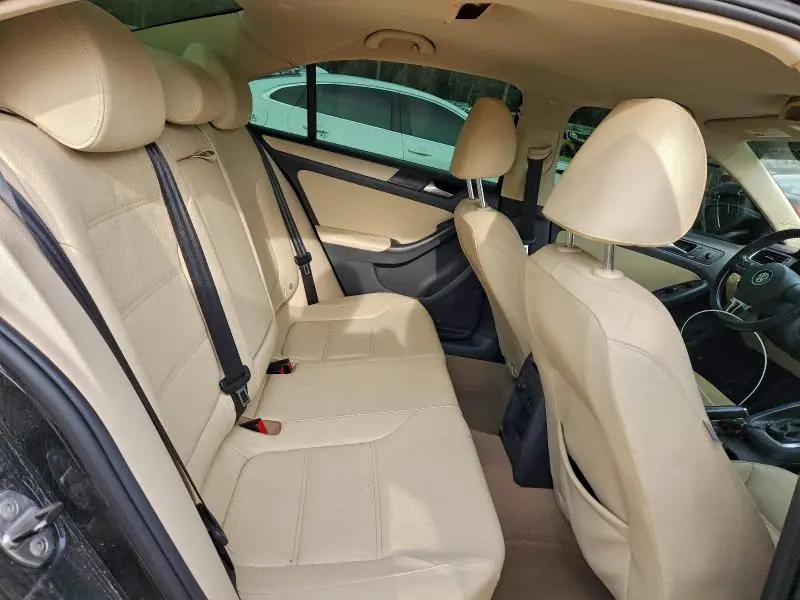 2012 VOLKSWAGEN JETTA SE  