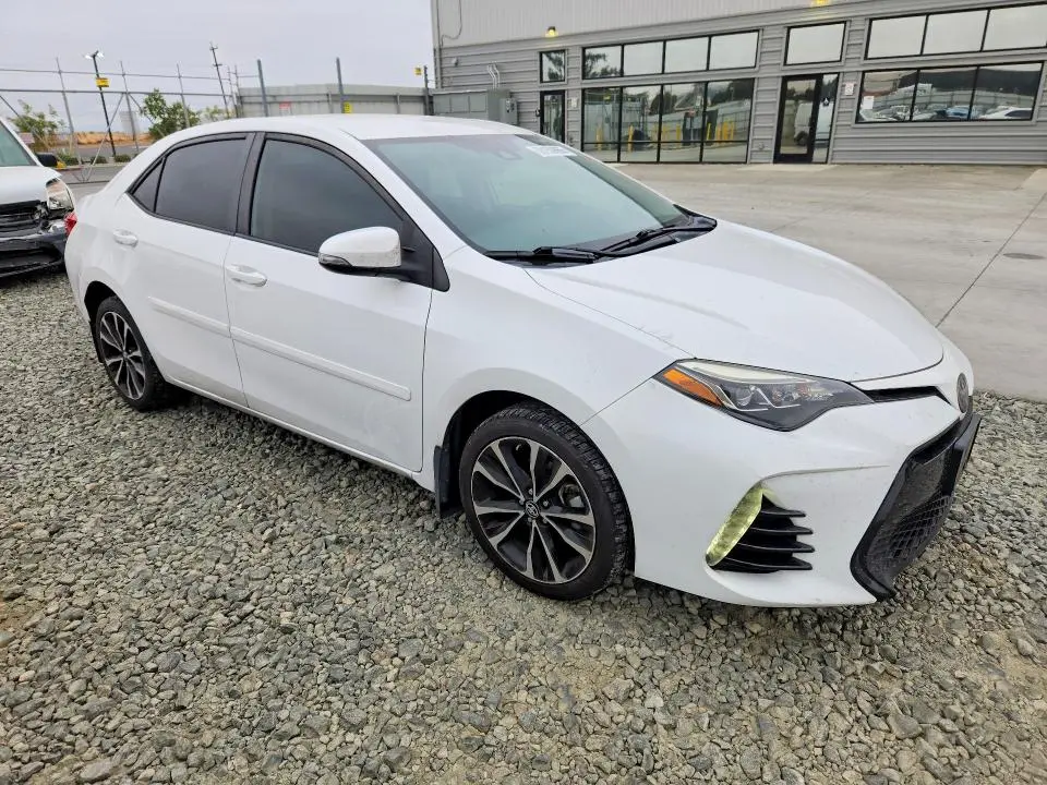 2019 TOYOTA COROLLA SE  