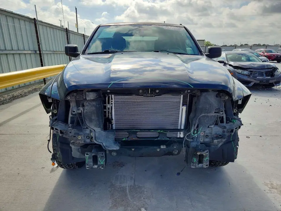 2014 RAM 1500 ST  