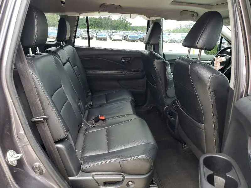 2021 HONDA PILOT SE  
