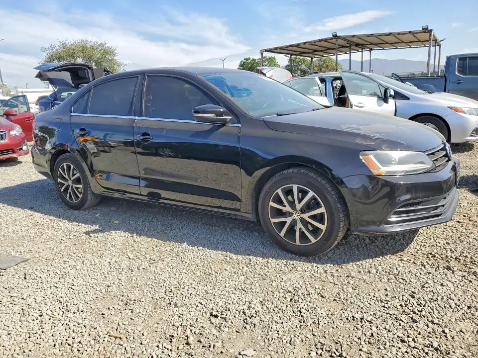 2017 VOLKSWAGEN JETTA SE  