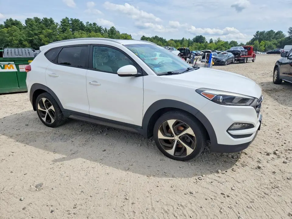 2016 HYUNDAI TUCSON SPORT  