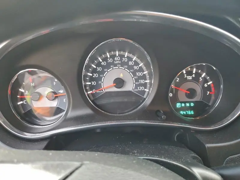 2013 CHRYSLER 200 LX  