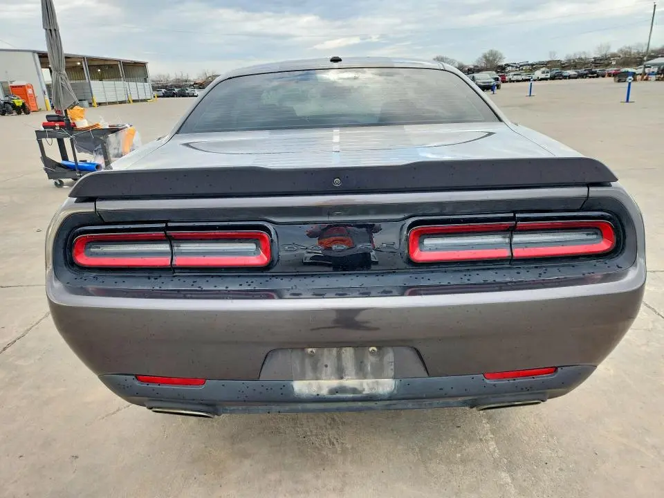 2022 DODGE CHALLENGER SXT  