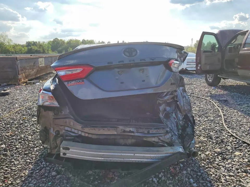 2020 TOYOTA CAMRY SE  